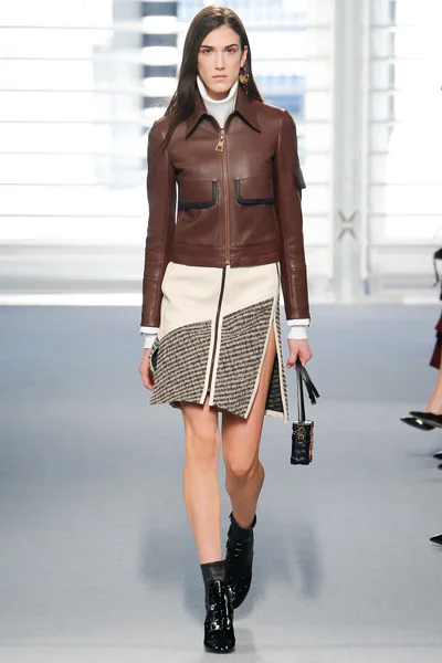 Look 43
